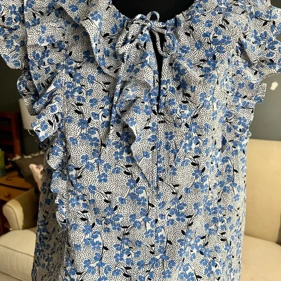 LOFT - BLUE FLORAL RUFFLE TANK - SIZE L - Picture 4 of 8